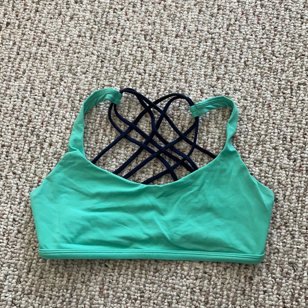 Lululemon Free to Be Bra Light Support